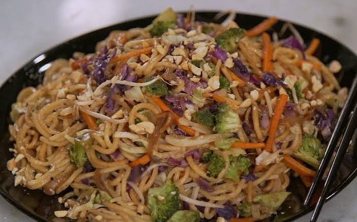 Yakissoba de Carne e Frango 500G